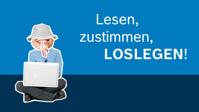 Frau mit Laptop im Schneidersitz